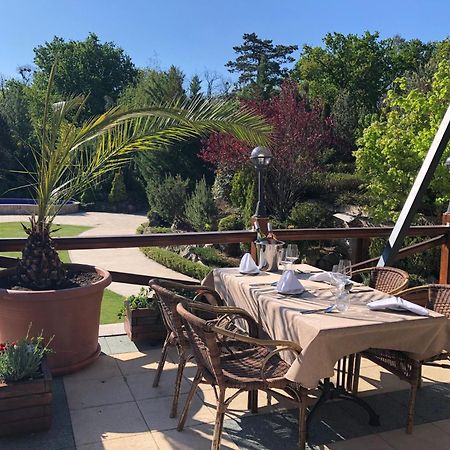 Hotel Gottwald Tata Εξωτερικό φωτογραφία