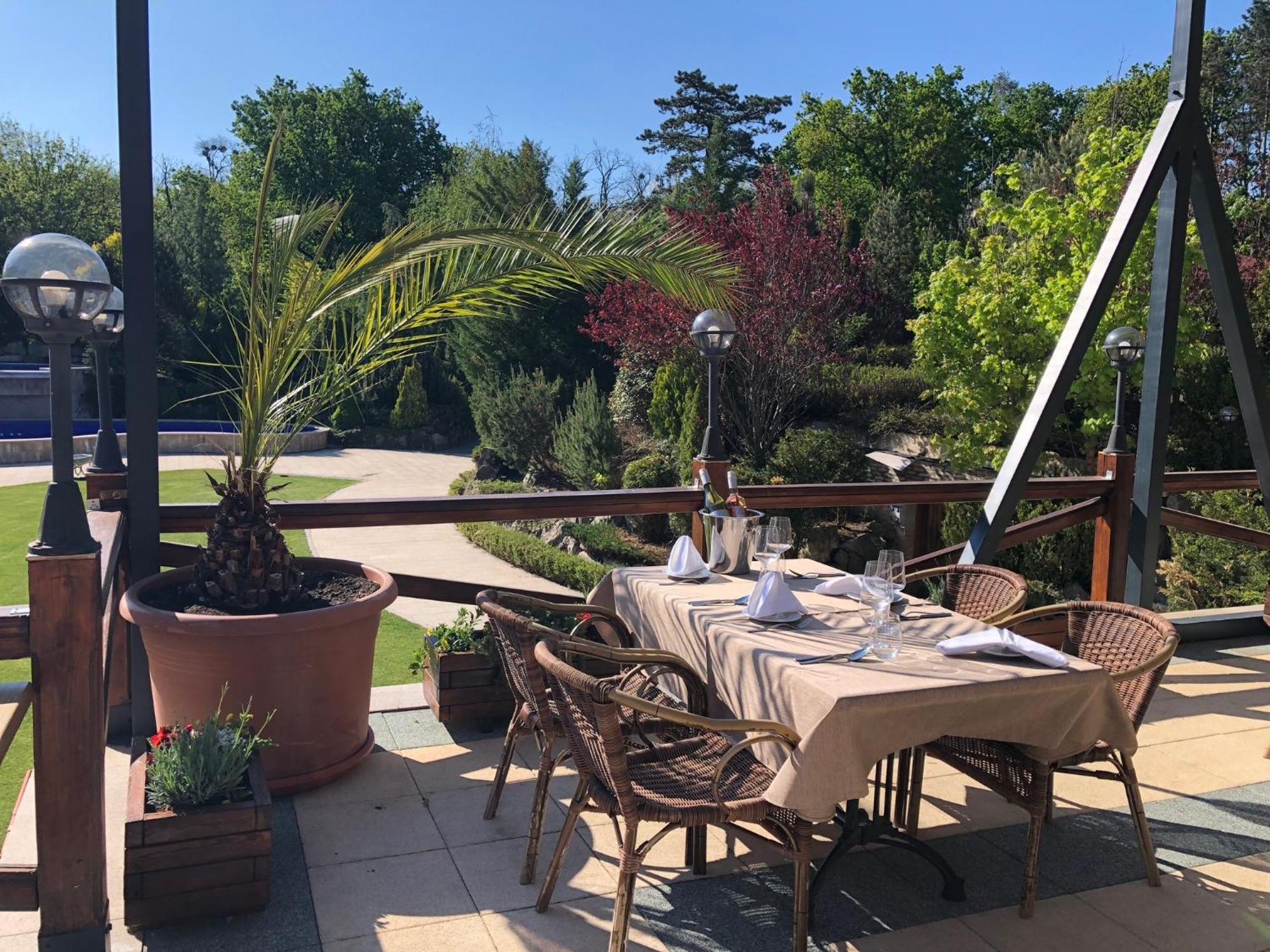 Hotel Gottwald Tata Εξωτερικό φωτογραφία