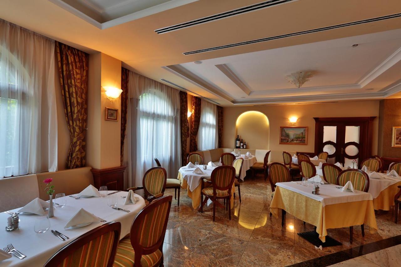 Hotel Gottwald Tata Εξωτερικό φωτογραφία
