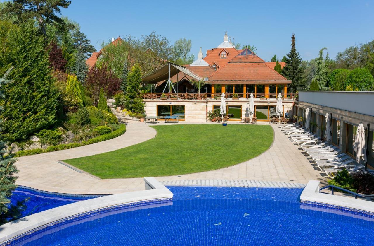 Hotel Gottwald Tata Εξωτερικό φωτογραφία